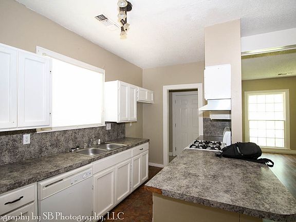 3rd image of 131 E Prospect St