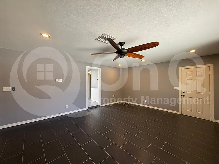 8601 E Calle Bolivar — Photo 17