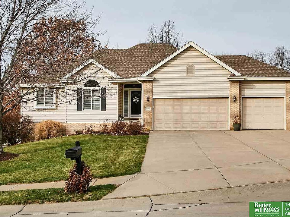 1st image of 2202 N 151st Avenue Cir
