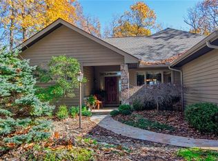 114 Scenic Dr, Flat Rock, NC 28731
