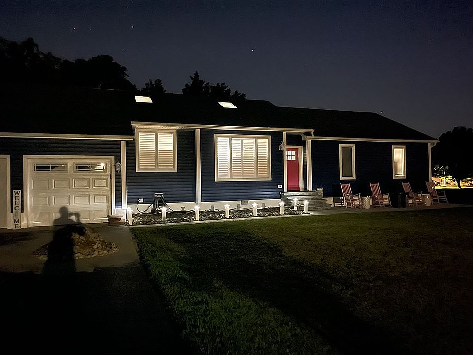 2nd image of 10 Bradford Ln