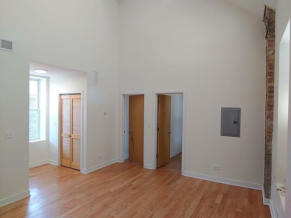 2nd image of 2006 S Washtenaw Ave #2C