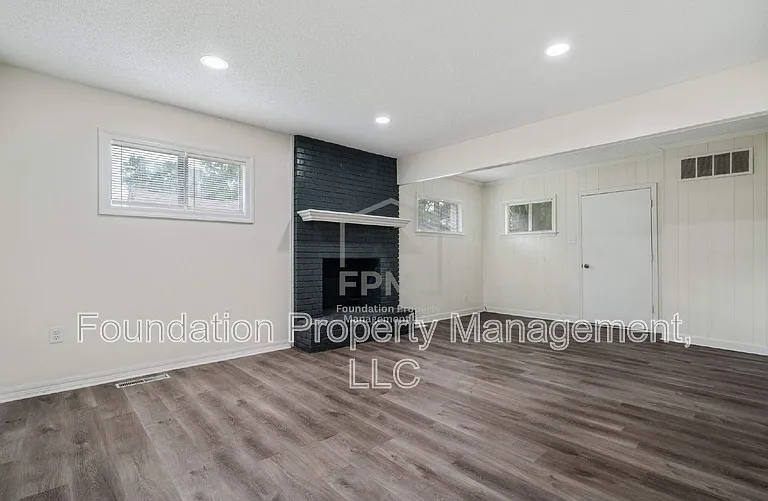 3749 Rhea Ave — Photo 12