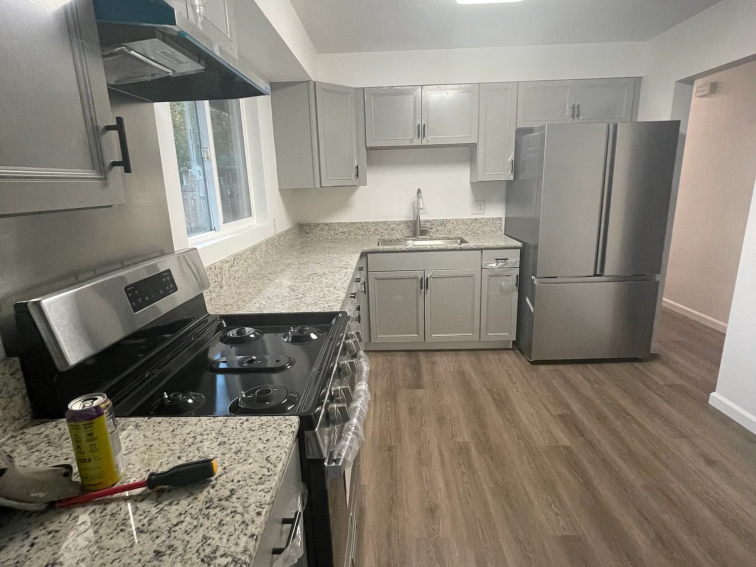 3 bed, 1008 sqft, $2,000 — Photo 4