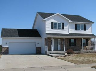 560 Tower Dr, Sun Prairie, WI 53590