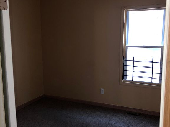 4th image of 127 Schuele Ave