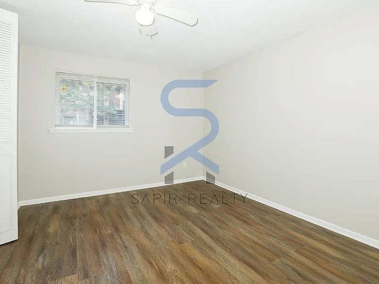 3300 College St #5 — Photo 9