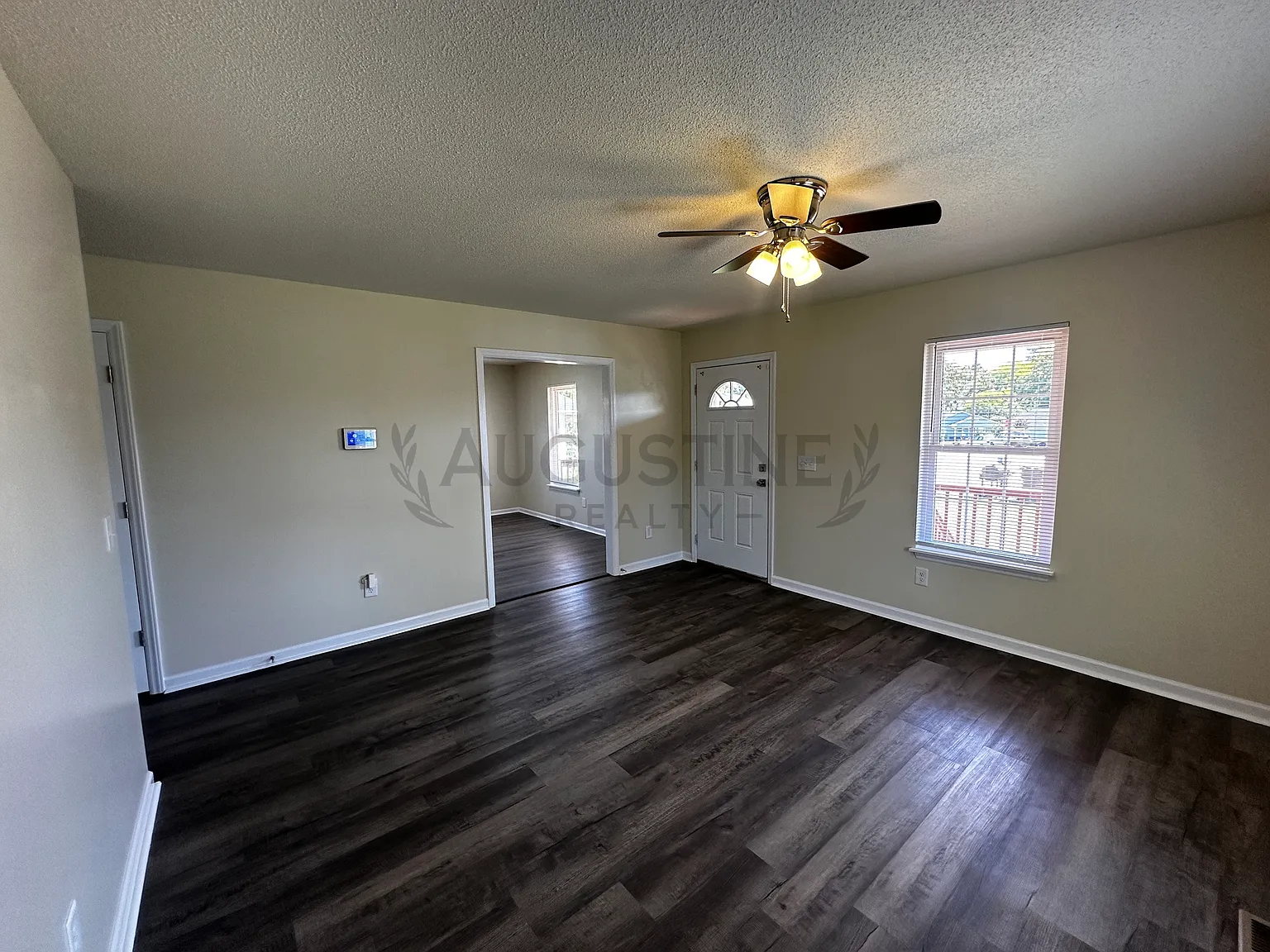 3 bed, 1120 sqft, $1,625 — Photo 3