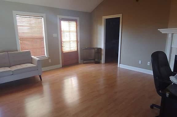 3rd image of 812 Gary Dr