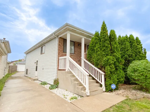 18046 Idlewild Dr, Country Club Hills, IL 60478