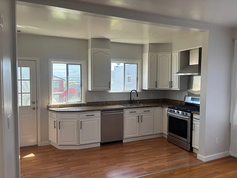 621 Palm Ave — Photo 4