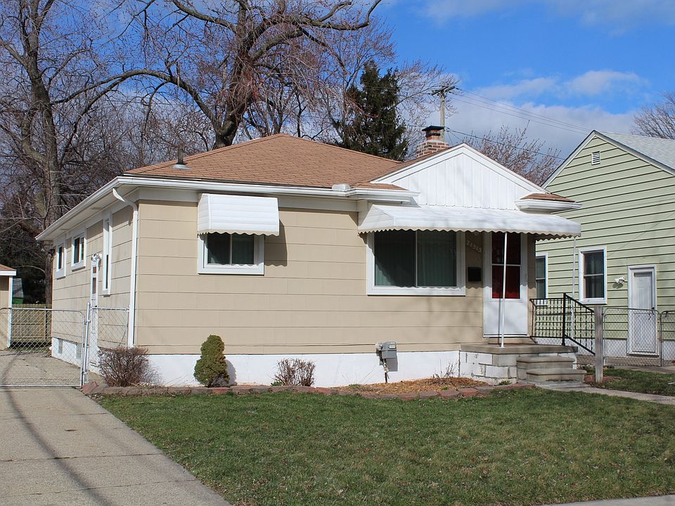 1st image of 21515 Lange St