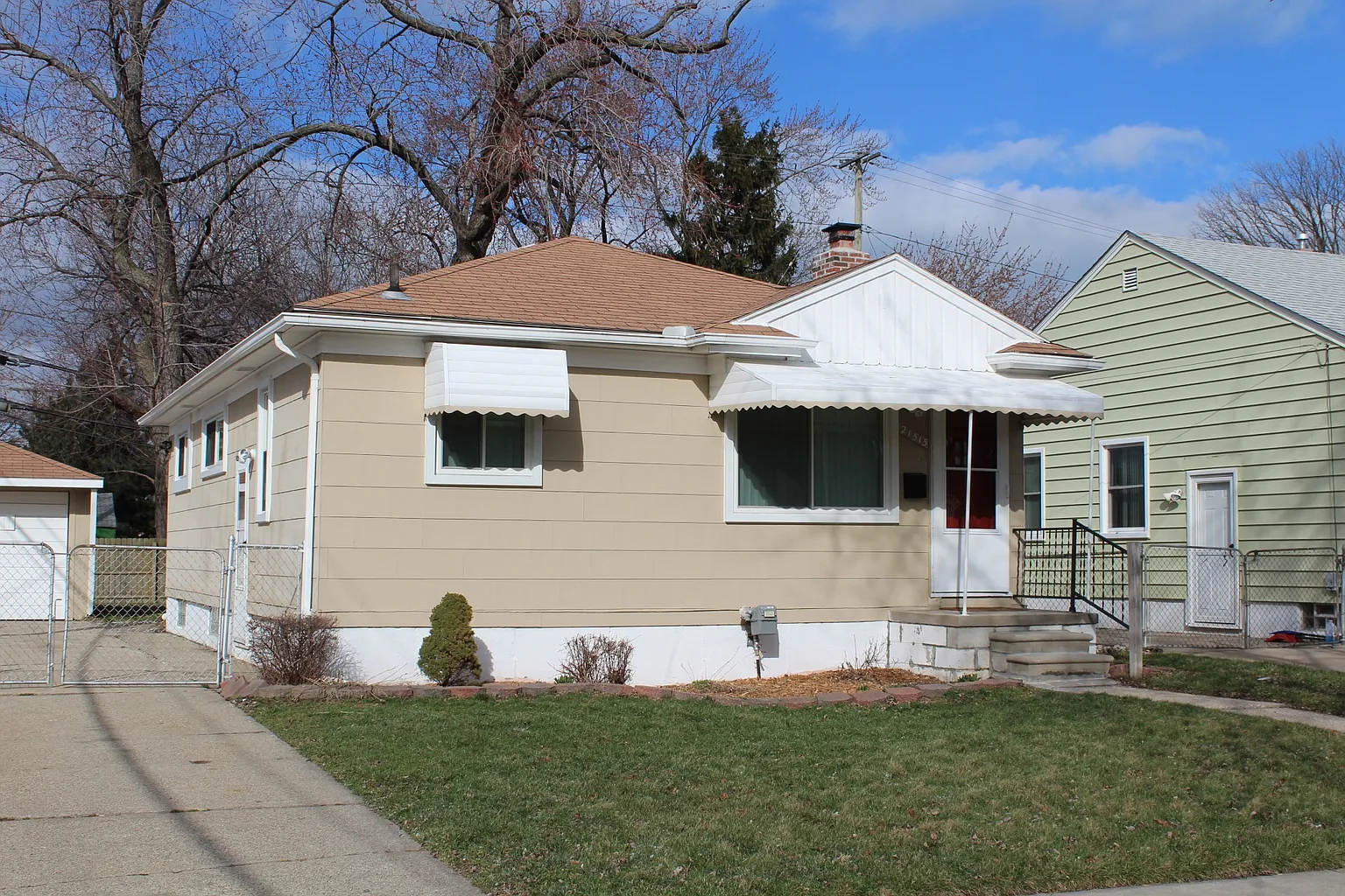 21515 Lange St photo 1