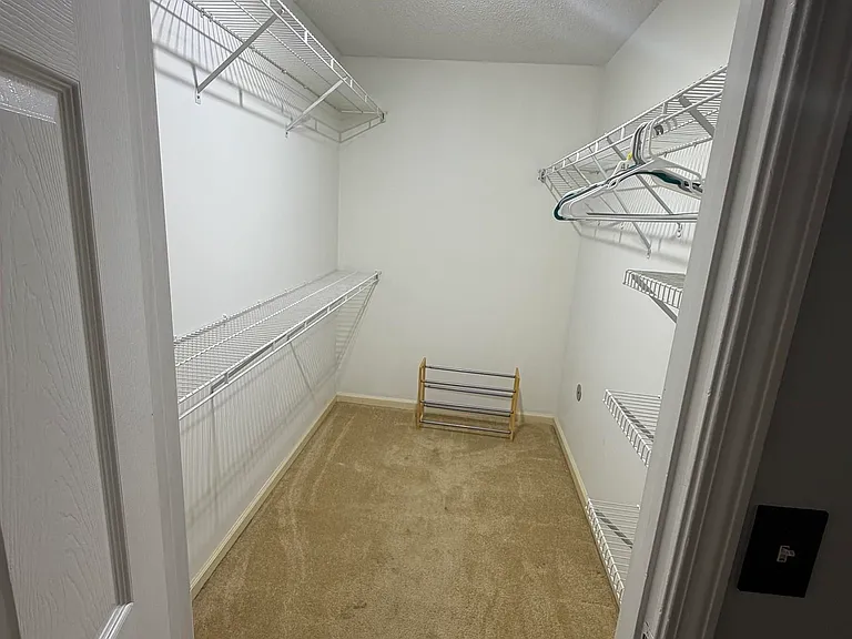 8012 Rockhampton Cir — Photo 37