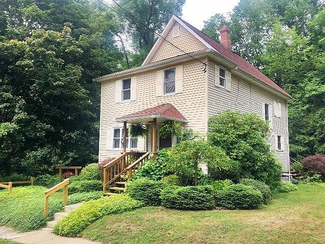 1st image of 16 Windsor Ave
