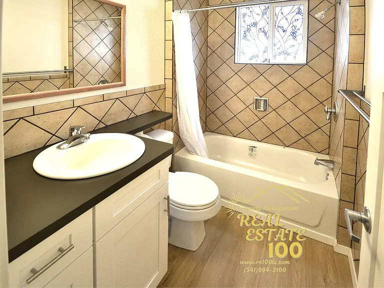 2065 NW 34th St #1 — Photo 8