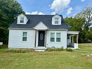 121 Elliott Drive - 1 — Photo 2