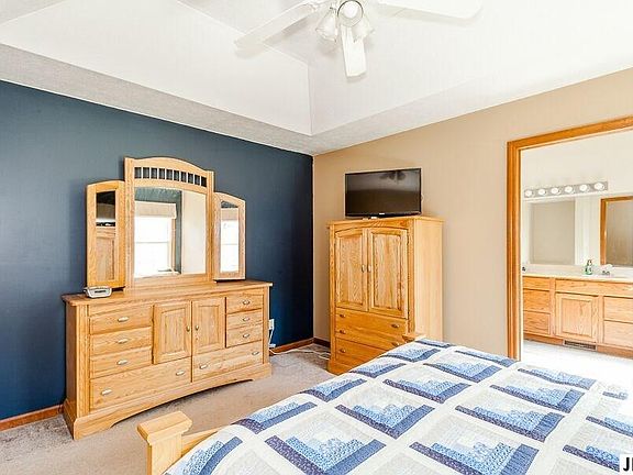 4th image of 4011 Gatewood Dr