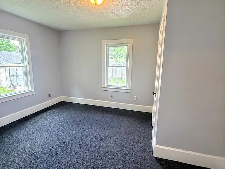 748 Hudson Ave — Photo 9