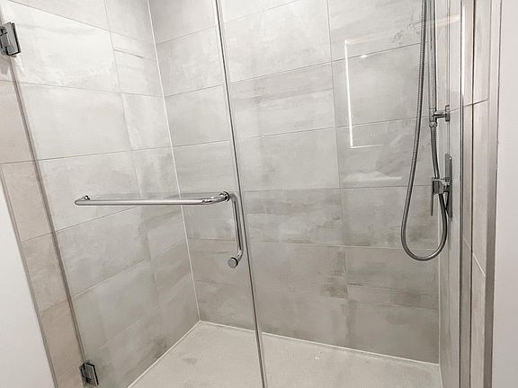 5th image of 204 W Hill St #2106