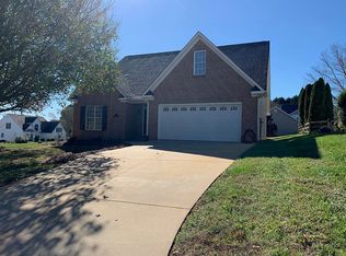 399 Kingsmill Dr, Advance, NC 27006