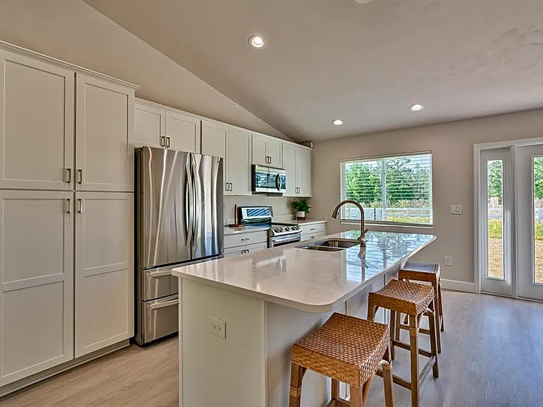 3803 Main St — Photo 3