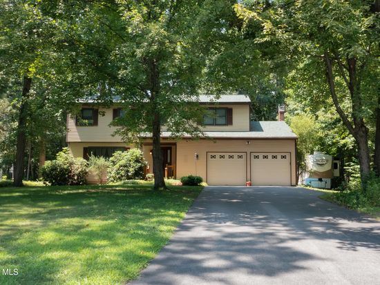 9 Northwood Drive, Malta, NY 12020