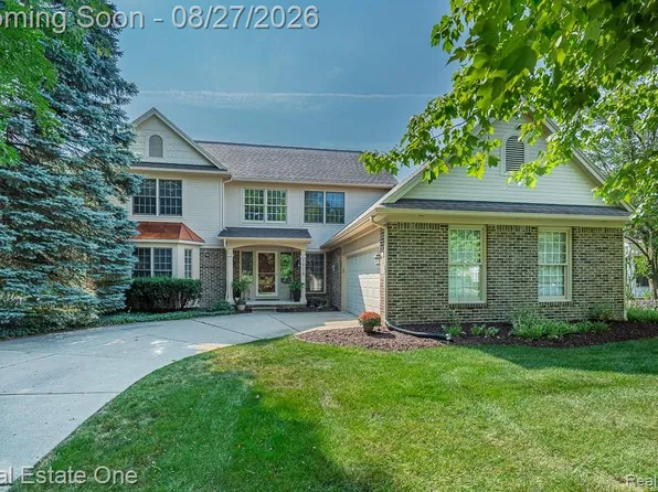 1026 Pointe Place Blvd, Rochester, MI 48307