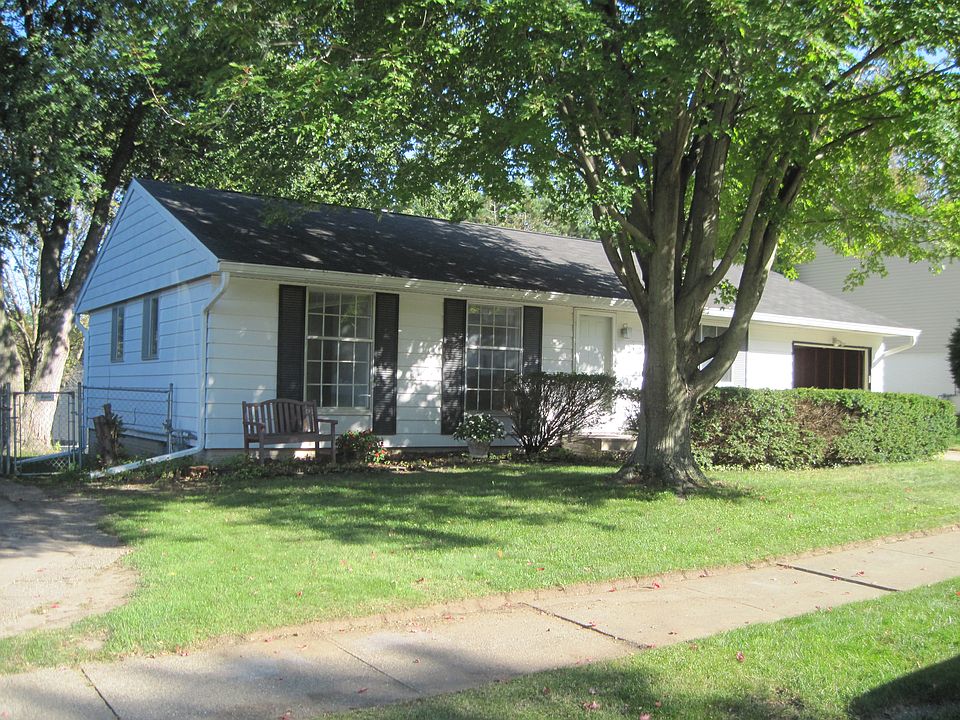 1st image of 3910 Spruce Hills Dr