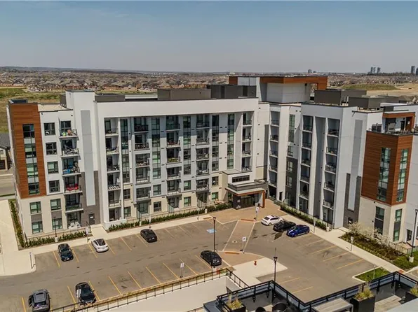 460 Gordon Krantz Ave #112, Milton, ON L9E 1W1