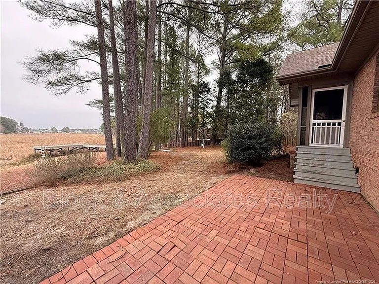 1165 Greenbriar Dr — Photo 26