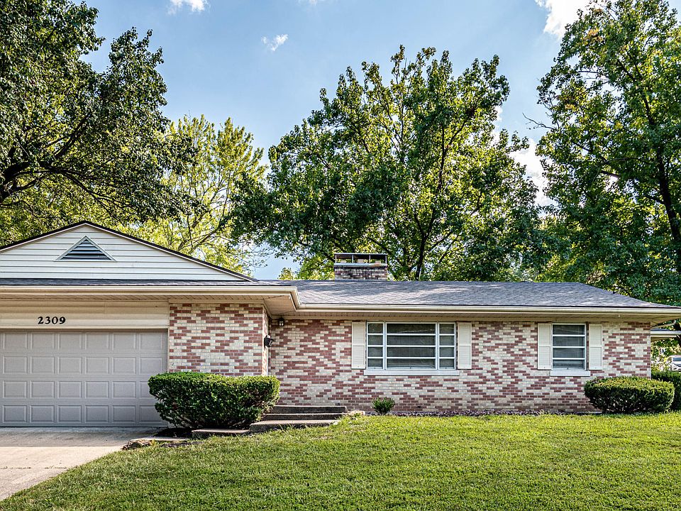 1st image of 2309 Oakview Dr
