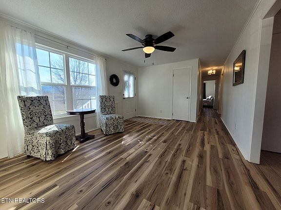 3rd image of 3549 Montvale Rd