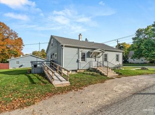 2 N Van Buren St, Newark, IL 60541