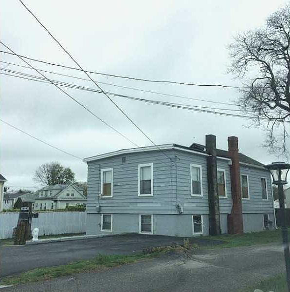 1st image of 199 Leonard Ave