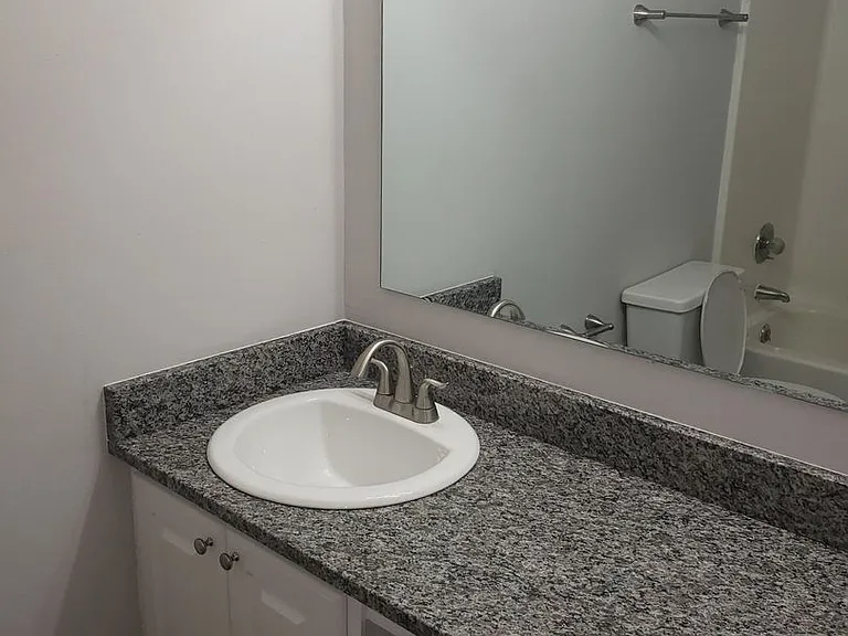 Waterway Crossing Apartments — Photo 38