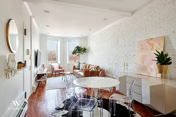 Sold by Warburg | media 1
