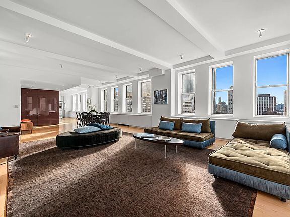 5th image of 270 Broadway #16DE