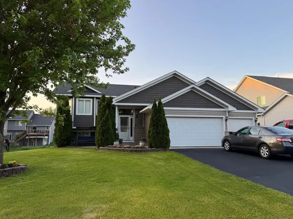 847 102nd Ln NE, Blaine, MN 55434