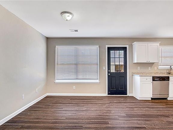4th image of 411 Kara Ln