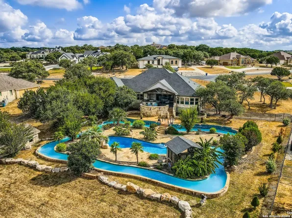 2550 black bear, New Braunfels, TX 78132