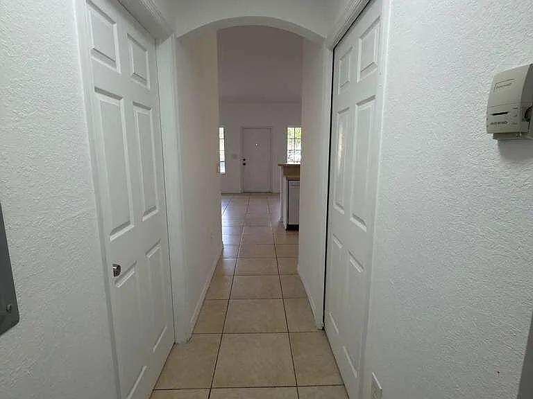 3842 SW 48th Ave — Photo 21