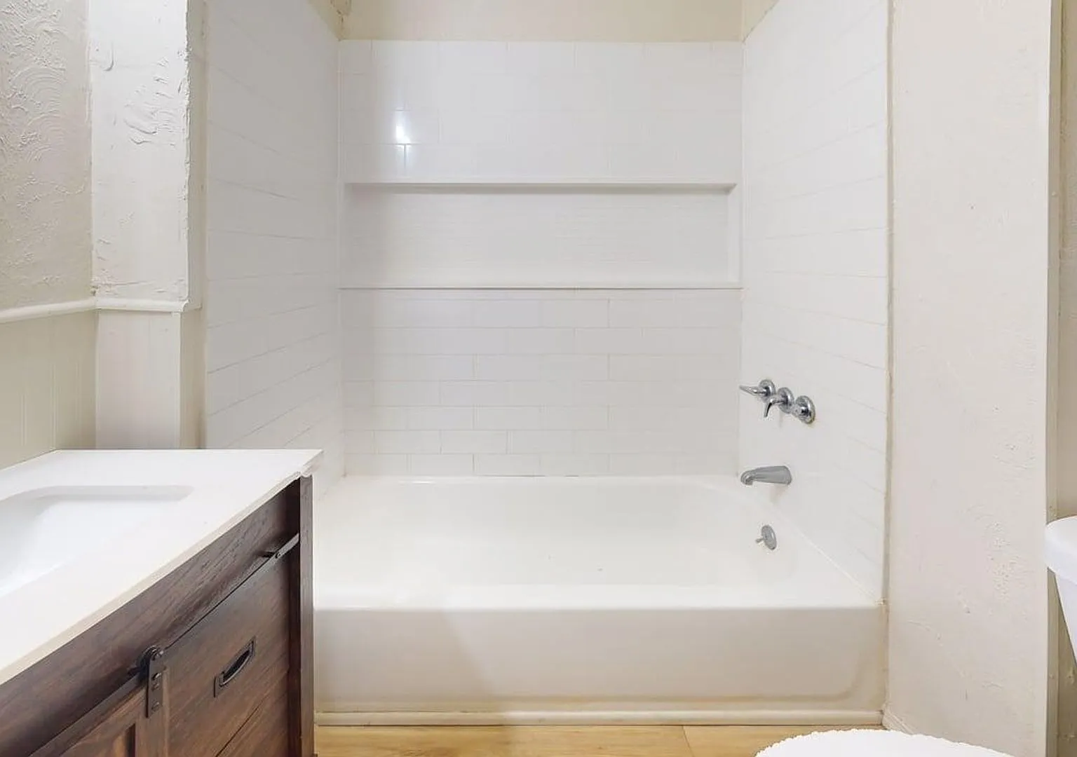 1223 Troy Pl NW — Photo 2