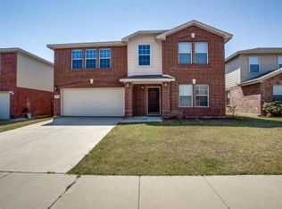 7920 Meadow Spring Ln, Fort Worth, TX 76120