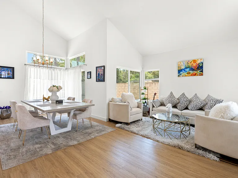 Crestlake Ln — Photo 5