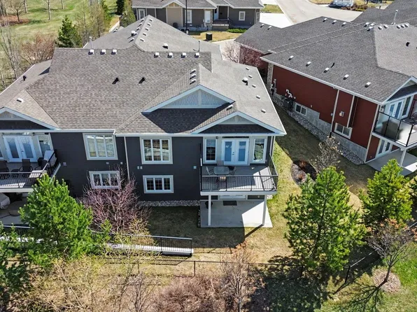 3090 Cameron Heights Way NW #16, Edmonton, AB T6M 0S7