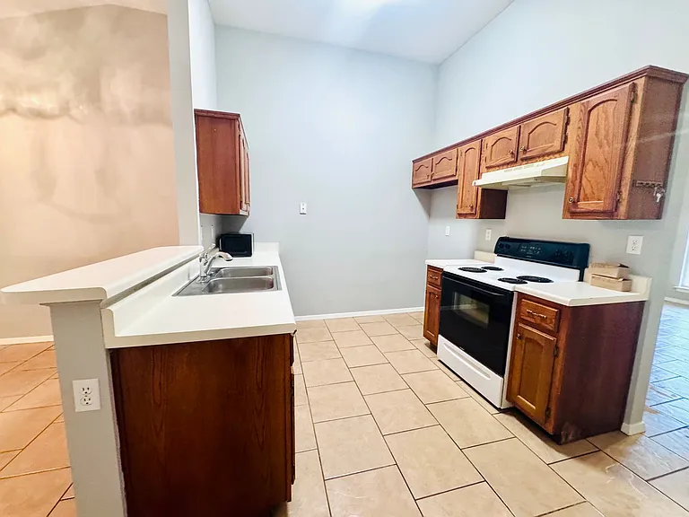 5654 April Dr — Photo 6