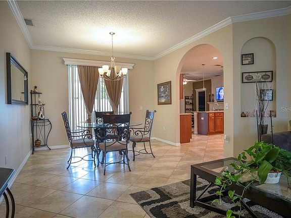 3rd image of 818 Jarnac Dr