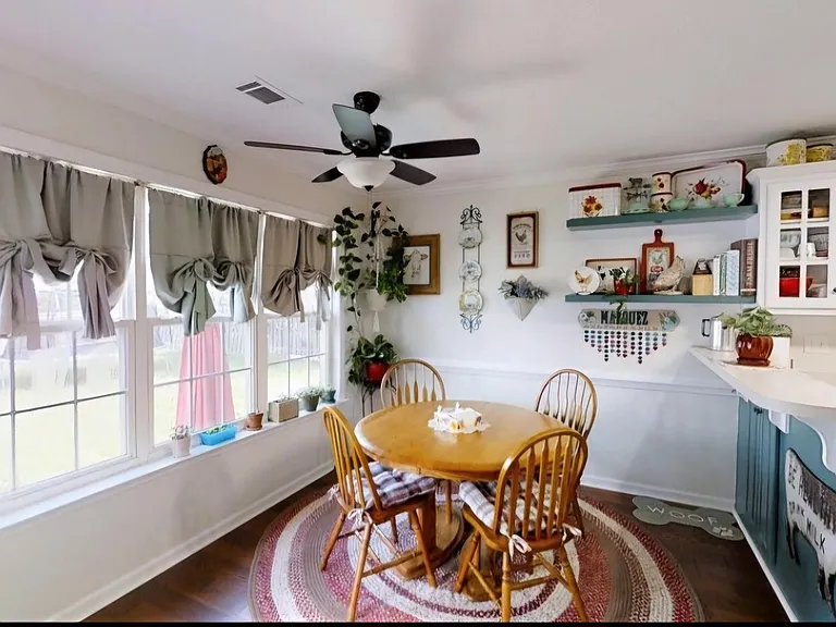 126 Adams Ln — Photo 5