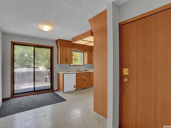 5th image of 1409 Rothwell STREET